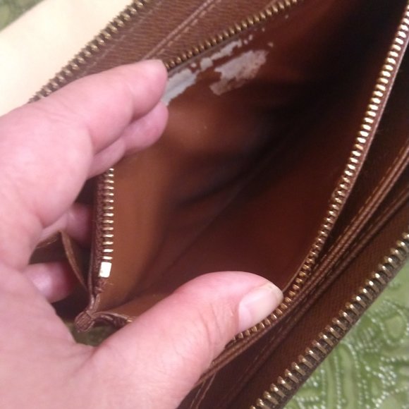 Louis Vuitton Zippy Monogram Wallet - Picture 12 of 16